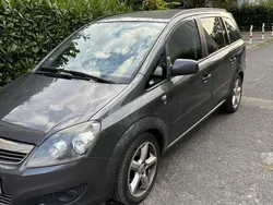 Grau Gebraucht 2010 Opel Zafira Sport Van / Kleinbus | 9.250 €