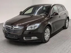 Braun (mahoganybraunmet.) Gebraucht 2012 Opel Insignia Sport Kombi | 9.480 € (Teuer)