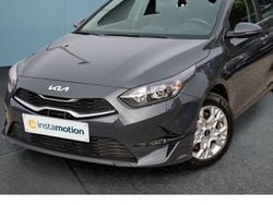 Grau Gebraucht 2023 Kia Ceed Kombi | 21.249 € (Fairer Preis)
