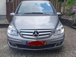 Grau Gebraucht 2008 Mercedes B150 Van / Kleinbus | 5.900 € (Etwas zu teuer)