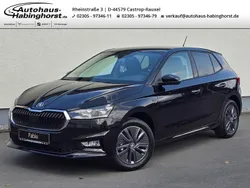 Weiss Neu 2025 Skoda Fabia Tour Kleinwagen | 20.590 € (Etwas zu teuer)