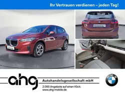 Piemont rot metallic Gebraucht 2024 BMW 220 Van / Kleinbus | 31.420 € (Fairer Preis)