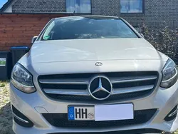 Silber Gebraucht 2015 Mercedes B180 Style Van / Kleinbus | 12.450 € (Guter Preis)