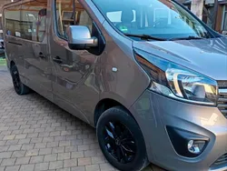 Grau Gebraucht 2018 Opel Vivaro Van | 24.500 €