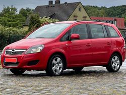 Rot Gebraucht 2012 Opel Zafira Van / Kleinbus | 4.000 € (Fairer Preis)