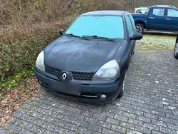 Schwarz Gebraucht 2002 Renault Clio II Kleinwagen | 499 € (Superpreis)