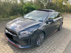 Grau Gebraucht 2021 Kia ProCeed Kleinwagen | 27.900 € (Fairer Preis)
