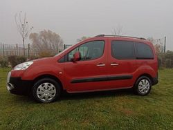 Rot Gebraucht 2008 Peugeot Partner Tepee Van / Kleinbus | 4.890 € (Guter Preis)