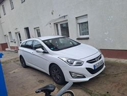 Weiß Gebraucht 2012 Hyundai i40 Edition Kombi | 5.500 € (Fairer Preis)