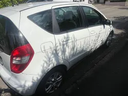 Weiß Gebraucht 2010 Mercedes A160 Avantgarde Kleinwagen | 2.000 € (Guter Preis)