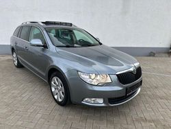 Grau Gebraucht 2011 Skoda Superb Elegance Kombi | 5.600 € (Guter Preis)