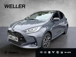 Grau Neu 2025 Toyota Yaris Hybrid Sport Kleinwagen | 31.333 € (Etwas zu teuer)
