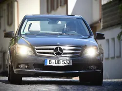 Grau Gebraucht 2010 Mercedes C200 Avantgarde Limousine | 9.950 € (Etwas zu teuer)
