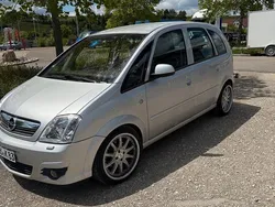 Silber Gebraucht 2006 Opel Meriva Van / Kleinbus | 2.000 € (Guter Preis)