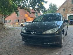 Schwarz Gebraucht 2006 Peugeot 206 Kleinwagen | 1.000 € (Fairer Preis)