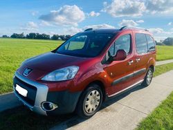 Rot Gebraucht 2010 Peugeot Partner Tepee Outdoor Van / Kleinbus | 5.200 € (Teuer)