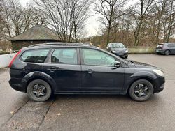 Schwarz Gebraucht 2010 Ford Focus Kombi | 2.400 € (Fairer Preis)