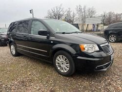 Schwarz Gebraucht 2012 Lancia Voyager Gold Van / Kleinbus | 10.990 € (Fairer Preis)