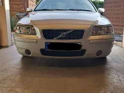 Silber Gebraucht 2005 Volvo S60 Momentum Limousine | 9.499 €