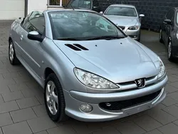 Grau Gebraucht 2003 Peugeot 206 CC Cabrio | 4.200 € (Teuer)