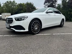 Weiß Gebraucht 2022 Mercedes E220 Avantgarde Limousine | 41.899 € (Teuer)