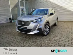 Grau artense Gebraucht 2023 Peugeot e-2008 Active SUV | 20.440 € (Superpreis)