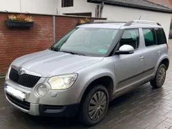 Grau Gebraucht 2013 Skoda Yeti Elegance SUV | 10.900 € (Guter Preis)