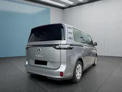 Silber Gebraucht 2024 VW ID. Buzz Pro Van | 52.149 € (Etwas zu teuer)