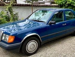 Blau Gebraucht 1988 Mercedes 300 Limousine | 7.500 €