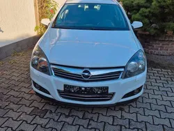 Weiß Gebraucht 2008 Opel Astra Limousine | 3.800 € (Fairer Preis)