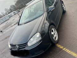 Schwarz Gebraucht 2003 VW Golf Limousine | 2.550 € (Etwas zu teuer)