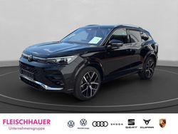 Schwarz Gebraucht 2024 VW Tiguan Beats SUV | 46.990 €