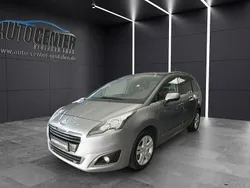 Silber Gebraucht 2016 Peugeot 5008 Allure Van / Kleinbus | 9.870 € (Teuer)