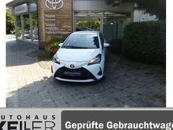 Weiß Gebraucht 2020 Toyota Yaris Comfort Limousine | 11.980 € (Fairer Preis)