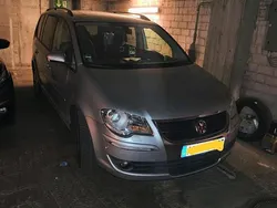 Silber Gebraucht 2025 VW Touran Van / Kleinbus | 4.000 €