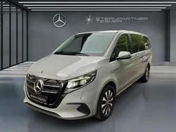 Grau Gebraucht 2024 Mercedes EQV300 Van / Kleinbus | 55.690 € (Teuer)