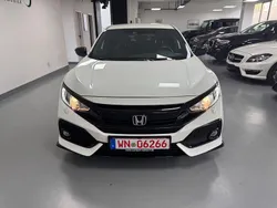 Weiß Gebraucht 2019 Honda Civic Limousine | 16.990 € (Etwas zu teuer)