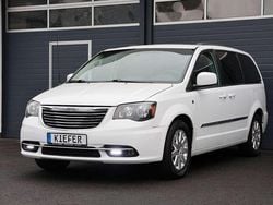 Weiß Gebraucht 2015 Chrysler Voyager Van / Kleinbus | 15.450 € (Fairer Preis)
