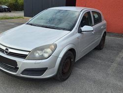 Silber Gebraucht 2005 Opel Astra Kleinwagen | 500 € (Superpreis)