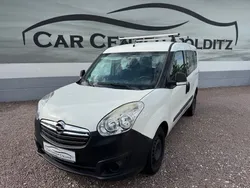 Weiß Gebraucht 2016 Opel Combo Edition Van / Kleinbus | 6.390 € (Fairer Preis)