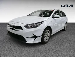 Carraraweiß (wd) Gebraucht 2024 Kia Ceed Sportswagon Comfort Kombi | 20.490 € (Guter Preis)