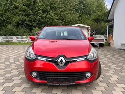 Rot Gebraucht 2016 Renault Clio IV Kleinwagen | 6.800 €