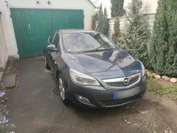 Blau Gebraucht 2010 Opel Astra Edition Limousine | 3.000 € (Fairer Preis)