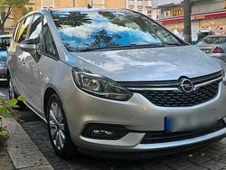 Silber Gebraucht 2019 Opel Zafira Tourer Van / Kleinbus | 10.900 € (Fairer Preis)