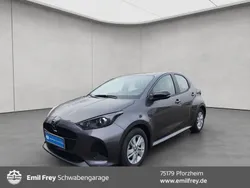 Grau Neu 2025 Mazda 2 Center-Line Limousine | 25.850 € (Etwas zu teuer)