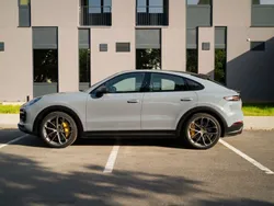Grau Gebraucht 2022 Porsche Cayenne Turbo GT SUV | 150.000 € (Fairer Preis)