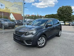 Grau Gebraucht 2018 Peugeot 5008 Van / Kleinbus | 10.490 € (Fairer Preis)
