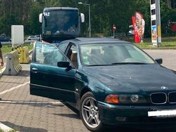 Grün Gebraucht 1997 BMW 528 Limousine | 4.500 € (Guter Preis)