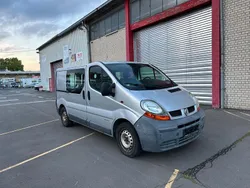 Grau Gebraucht 2004 Renault Trafic Van | 3.499 €