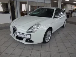 Weiß Gebraucht 2012 Alfa Romeo Giulietta Turismo Kleinwagen | 11.999 €